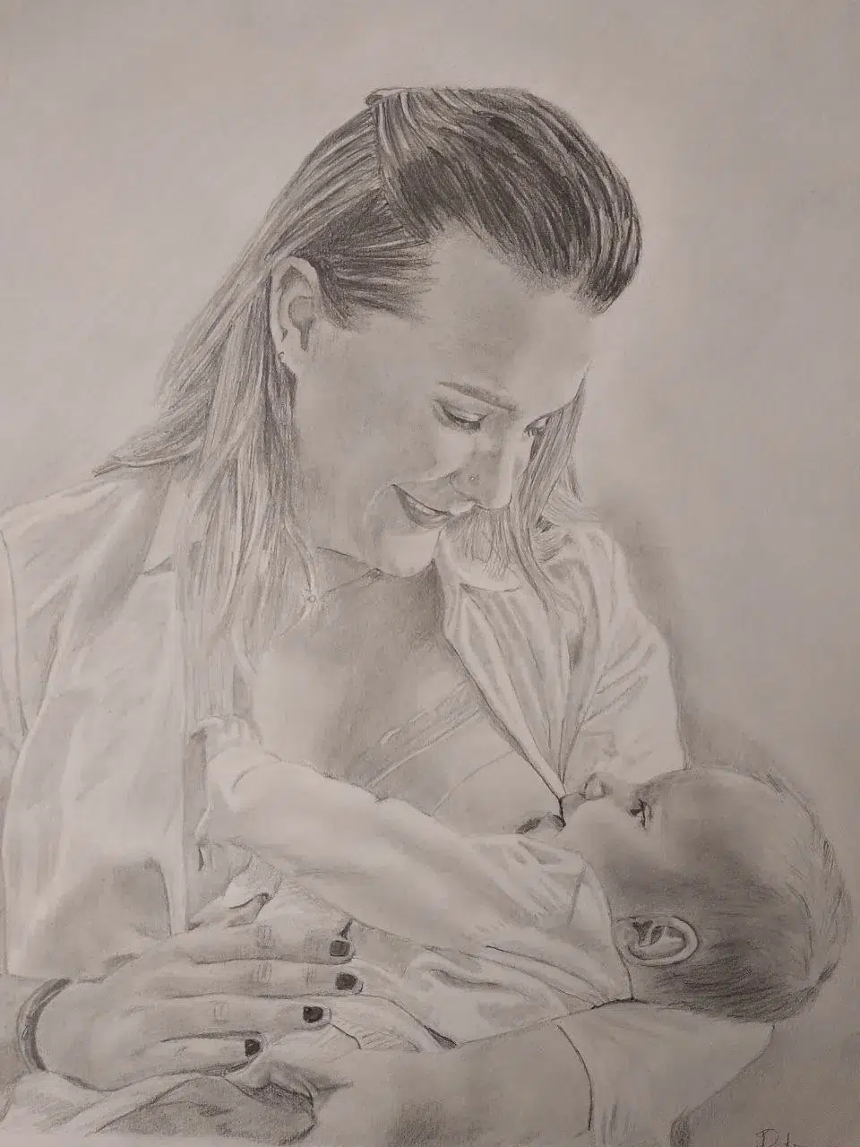 Retrato a lápiz de una madre amamantando a su bebé en un momento tierno y familiar