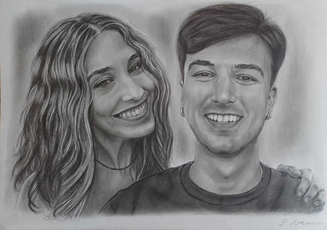 Retrato a lápiz de una pareja joven sonriente, ella con pelo largo ondulado y él a su lado